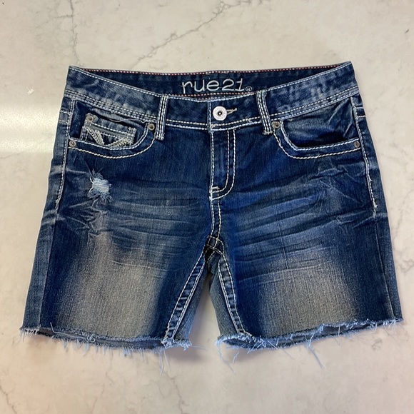 Rue21 Pants - Rue 21 Cut off Shorts Size 9/10